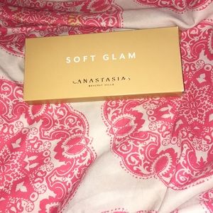 Anastasia Beverly Hills Soft Glam palette!!!💄